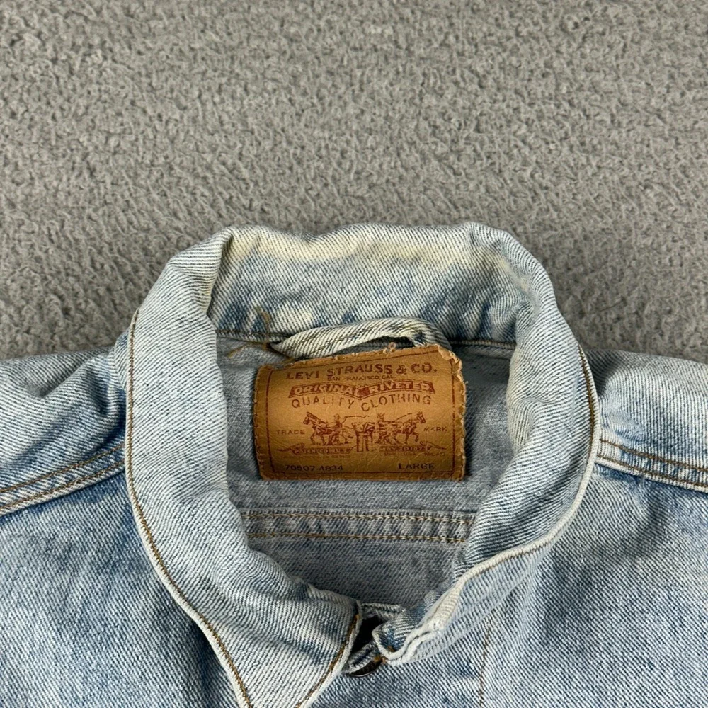 Levis has major